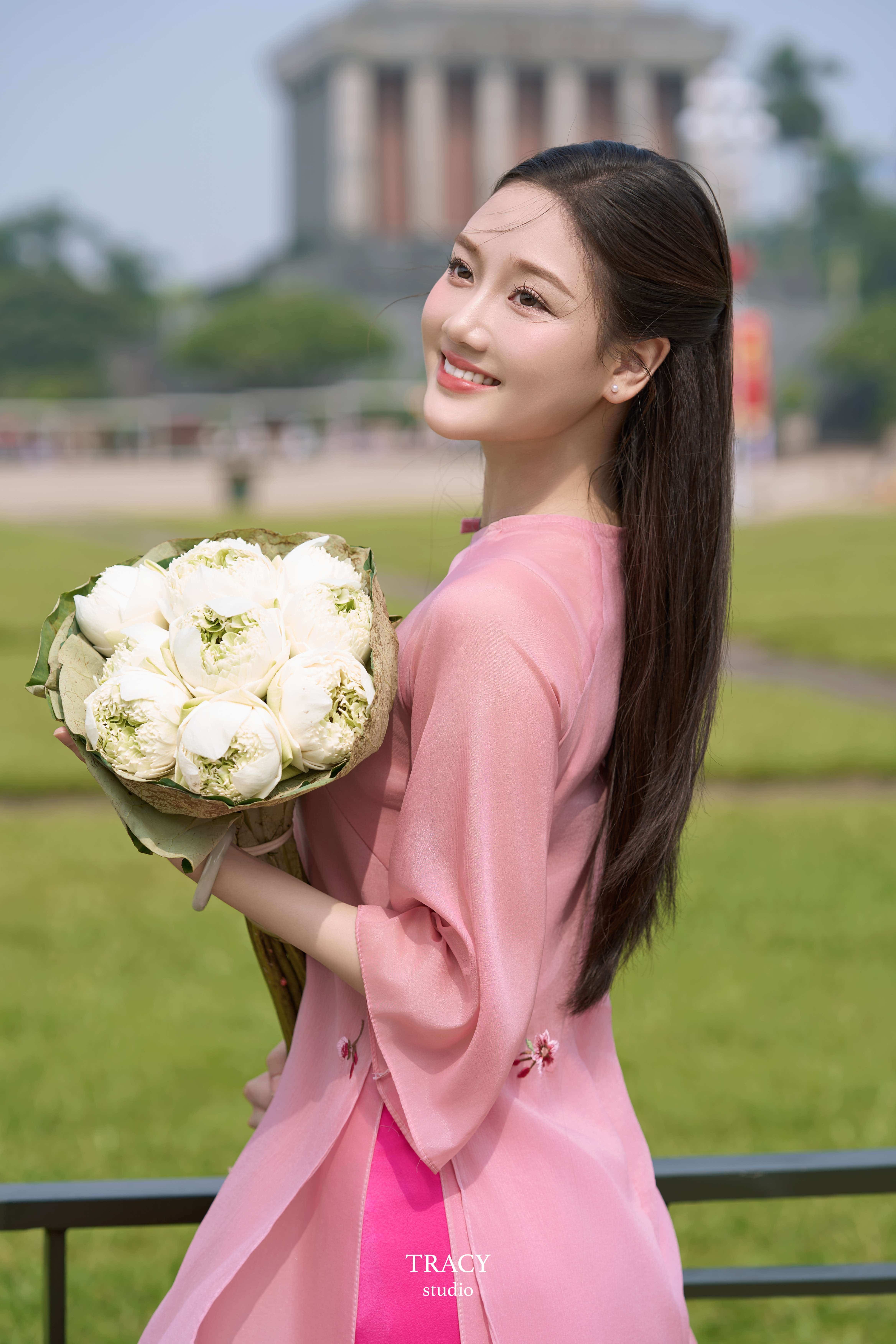 tracy studio chụp concept áo dài hồng lăng Bác